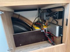 BUERSTNER Premio Plus 410TS-Hubbett-Dachklima-Mover-Markis