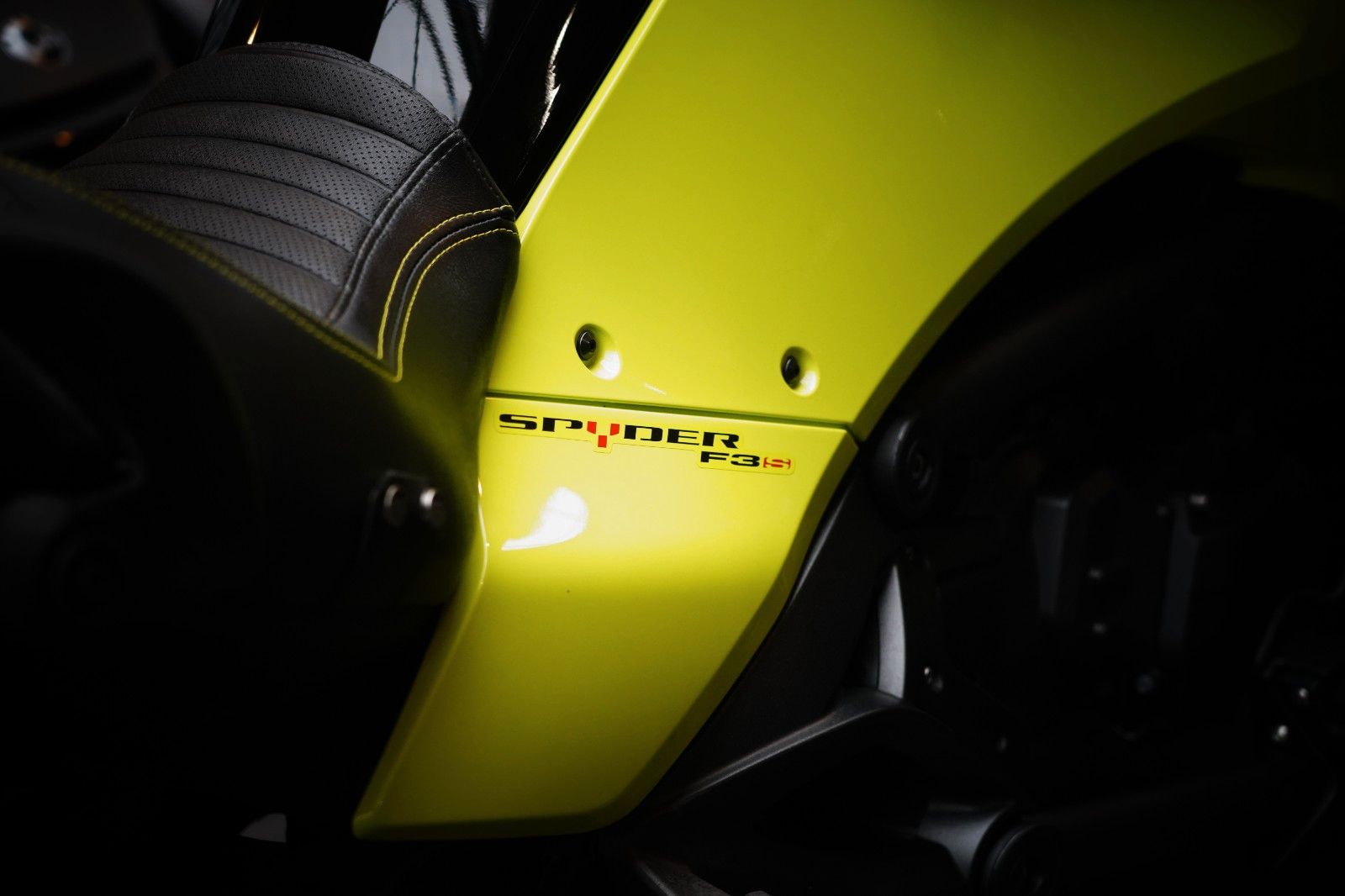 Fahrzeugabbildung Can Am Spyder F3-S Neuwertig