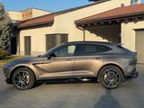 Aston Martin DBX707 4.0 V8 | Garantie | Vollfolierung (PPF) - Aston Martin DBX mit Schiebedach