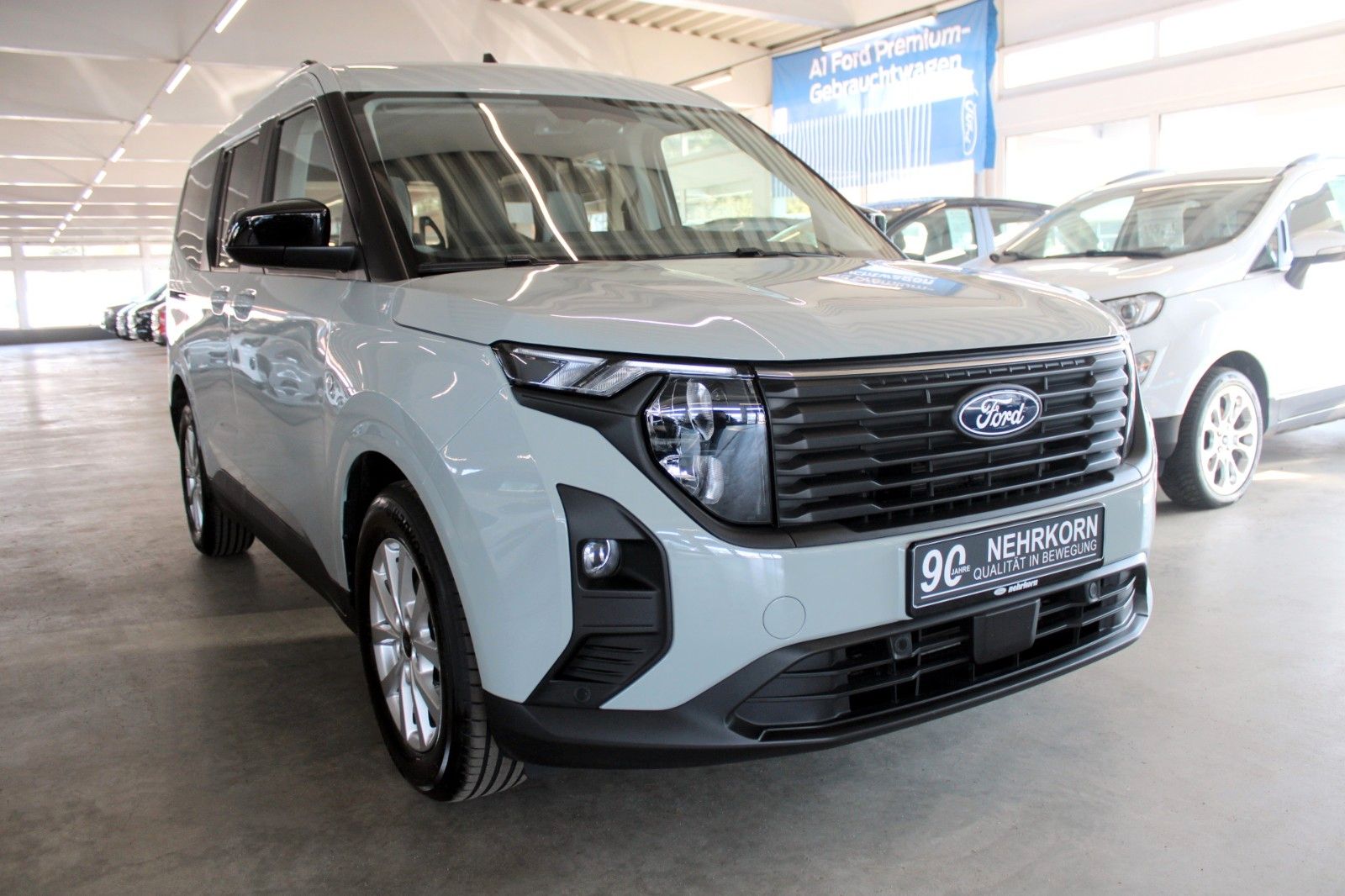 Fahrzeugabbildung Ford Tourneo Courier Titanium AHK Kamera WinterPaket2