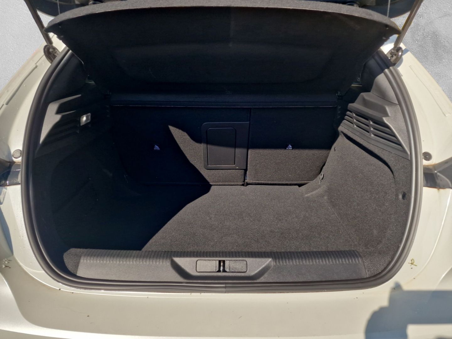 Fahrzeugabbildung Peugeot 308 Allure Pack 1.5 BlueHDi 130 *Kayless*Kamera*