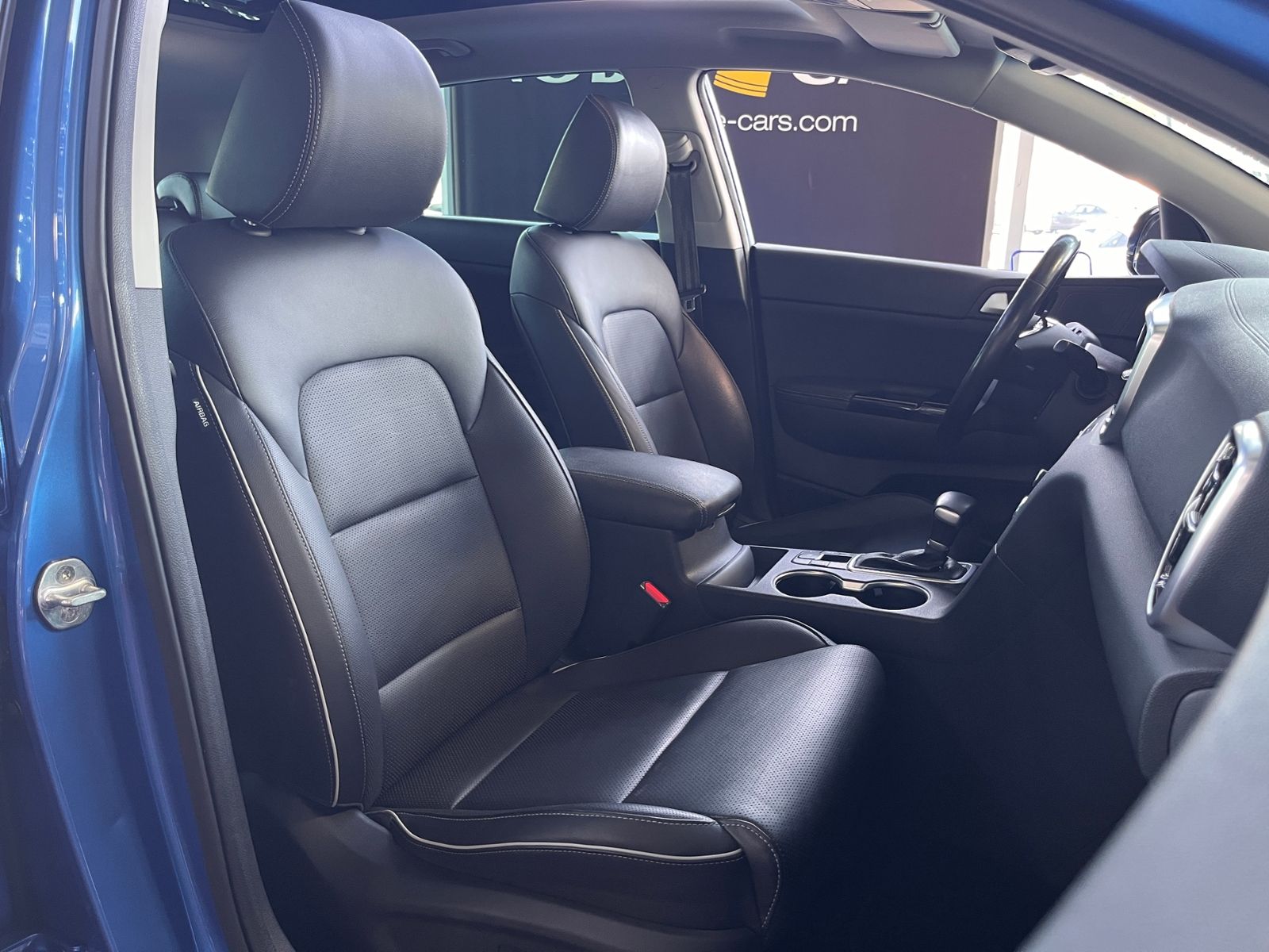 Fahrzeugabbildung Kia Sportage Platinum Edition 4WD AHK LEDER NAV SHZ
