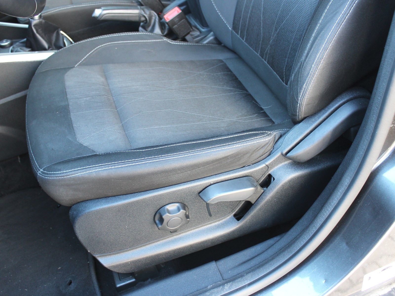 Fahrzeugabbildung Ford EcoSport Cool & Connect 1,0 EcoBoost Start/Stopp