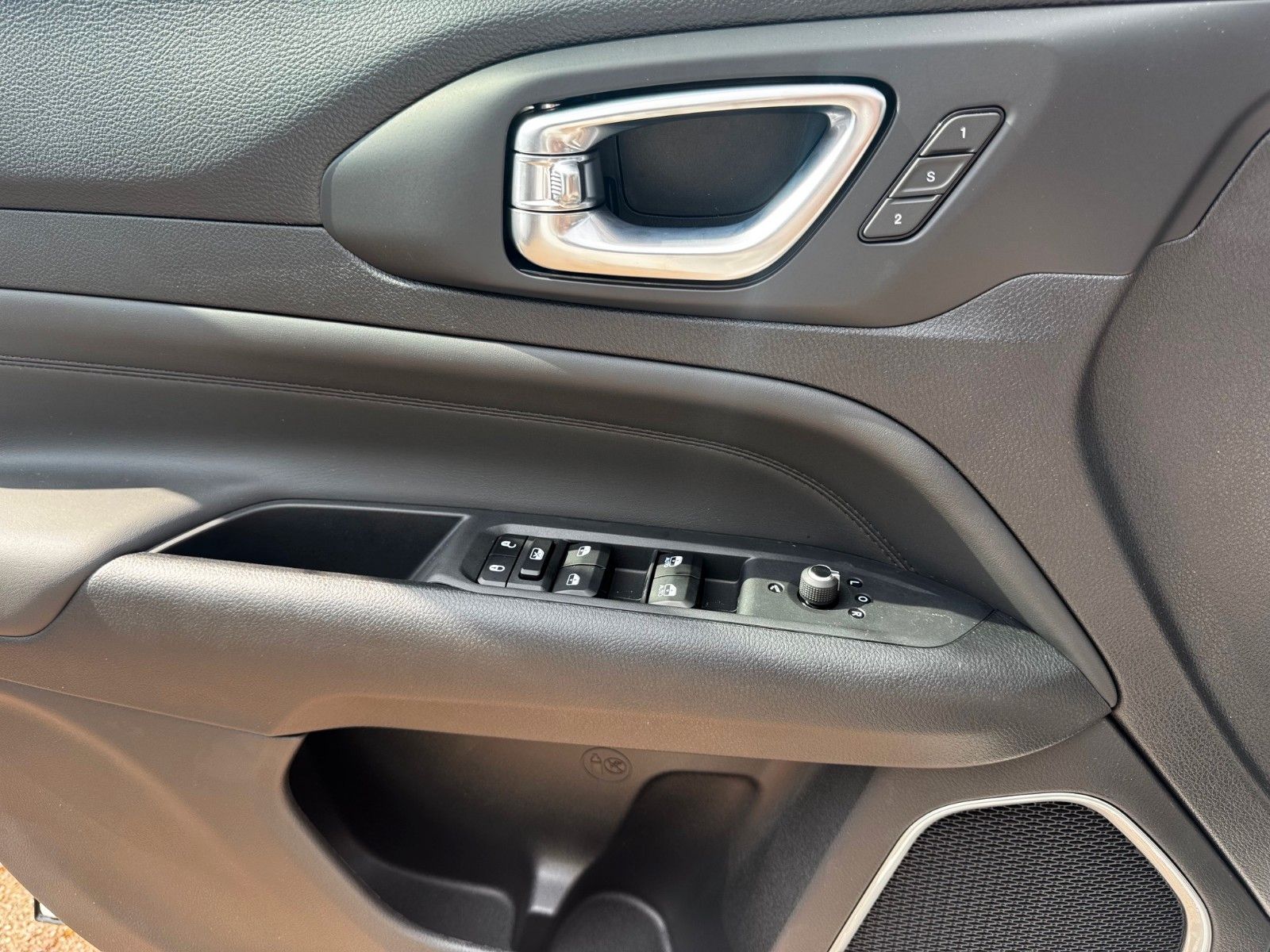 Fahrzeugabbildung Jeep Compass 1.5l Summit Navi Sitzbelüftung 360° ACC
