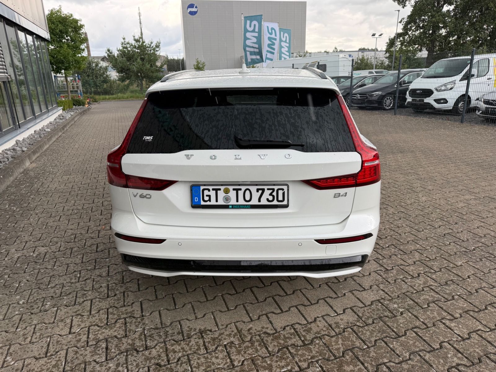 Fahrzeugabbildung Volvo V60 Kombi Plus Dark