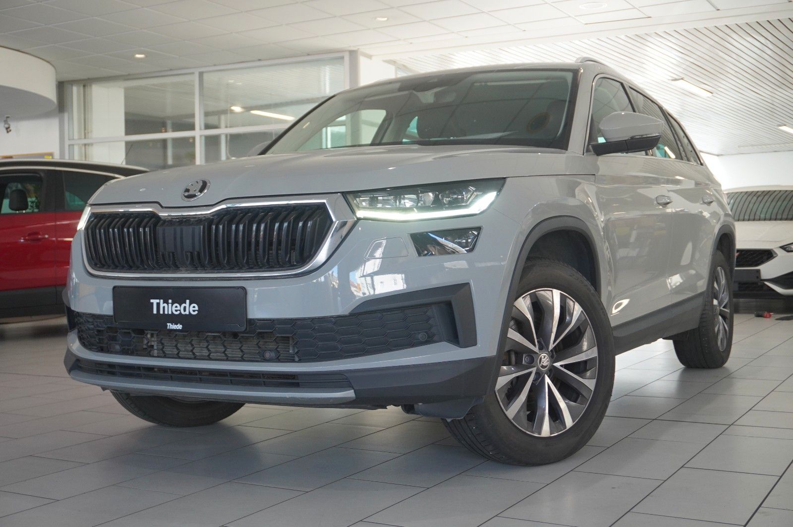 Fahrzeugabbildung SKODA Kodiaq 2.0 TSI STYLE 4X4 7-SITZ NAVI/KAMERA/AHK