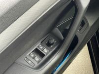 VW Passat Business2.0L/ACC/CarP./AHK/LANE bei Bilicar