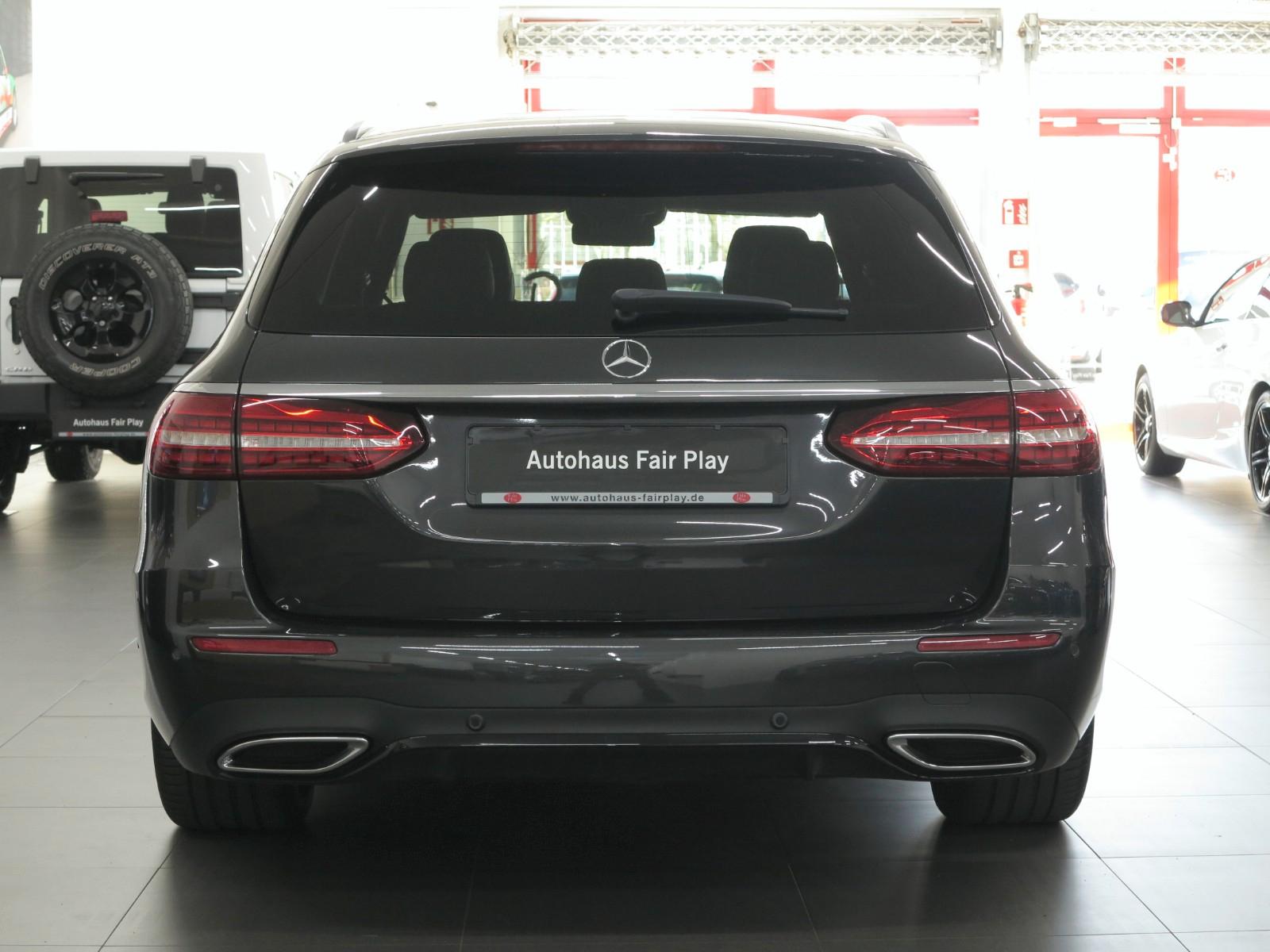 Mercedes-Benz E 220 d T-Modell AMG/HUD/BURMESTER/AIRM/U-FREI!