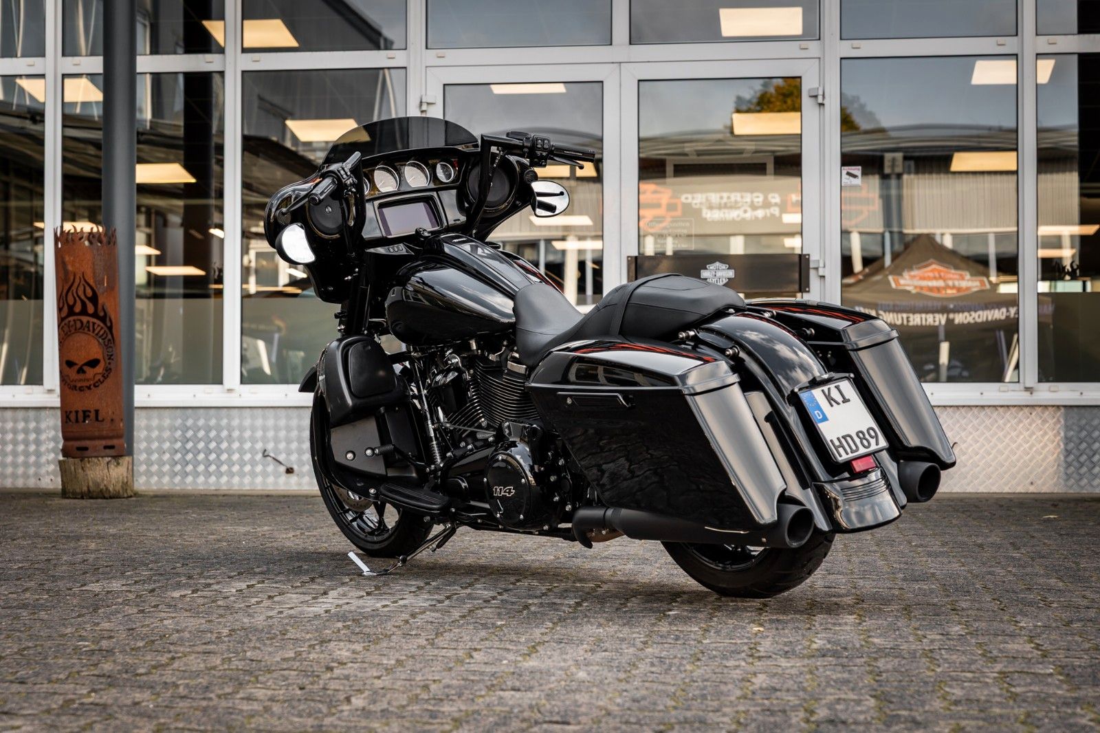 Fahrzeugabbildung Harley-Davidson STREET GLIDE SPECIAL 114 KESSTECH - LAST EDITION