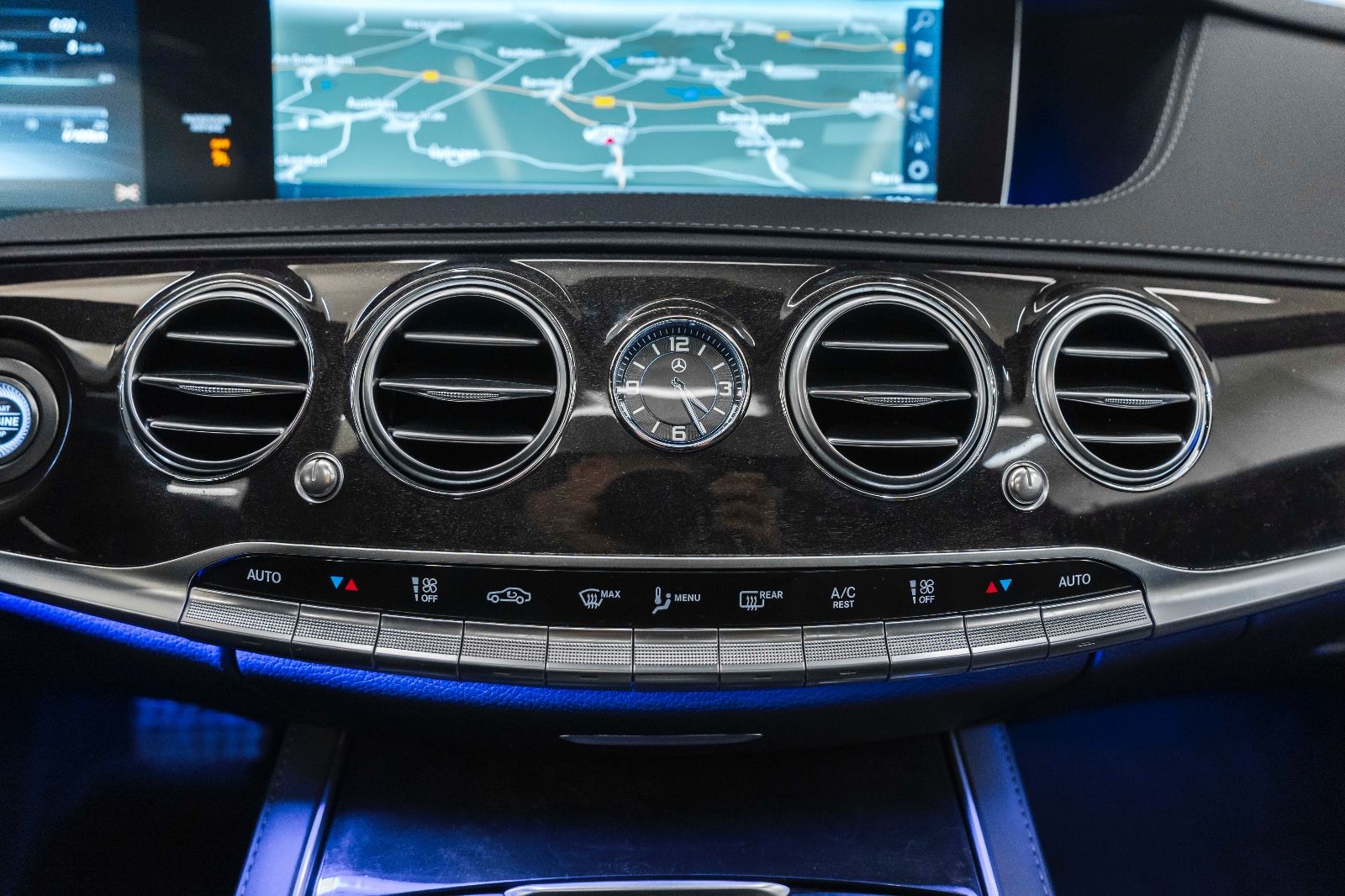 Fahrzeugabbildung Mercedes-Benz S 560 BURMESTER MASSAGE LED HUD 360° LUFT PANO