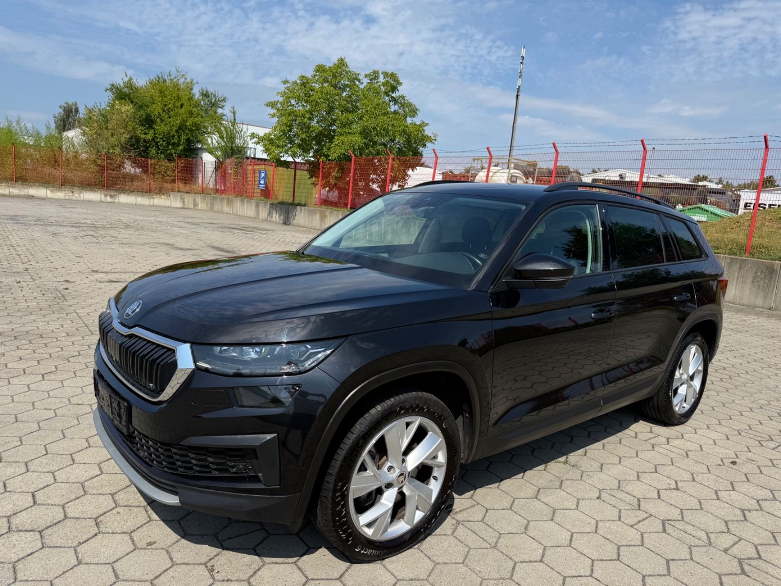 Skoda Kodiaq Tour 4x4 Automatik Navi Xenon imagem 2