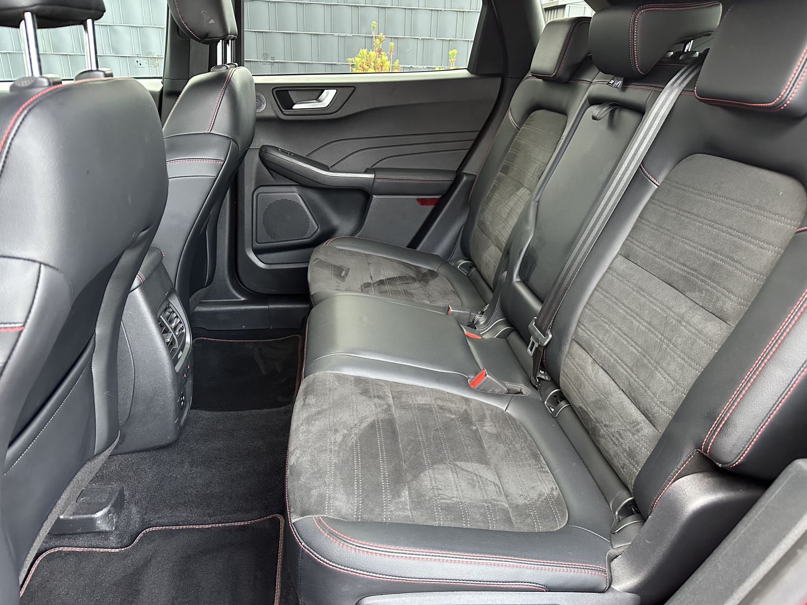 Fahrzeugabbildung Ford Kuga 2.0 EB 4x4 Aut.ST-LINE X NAV+LED+AHK+B&O+VC