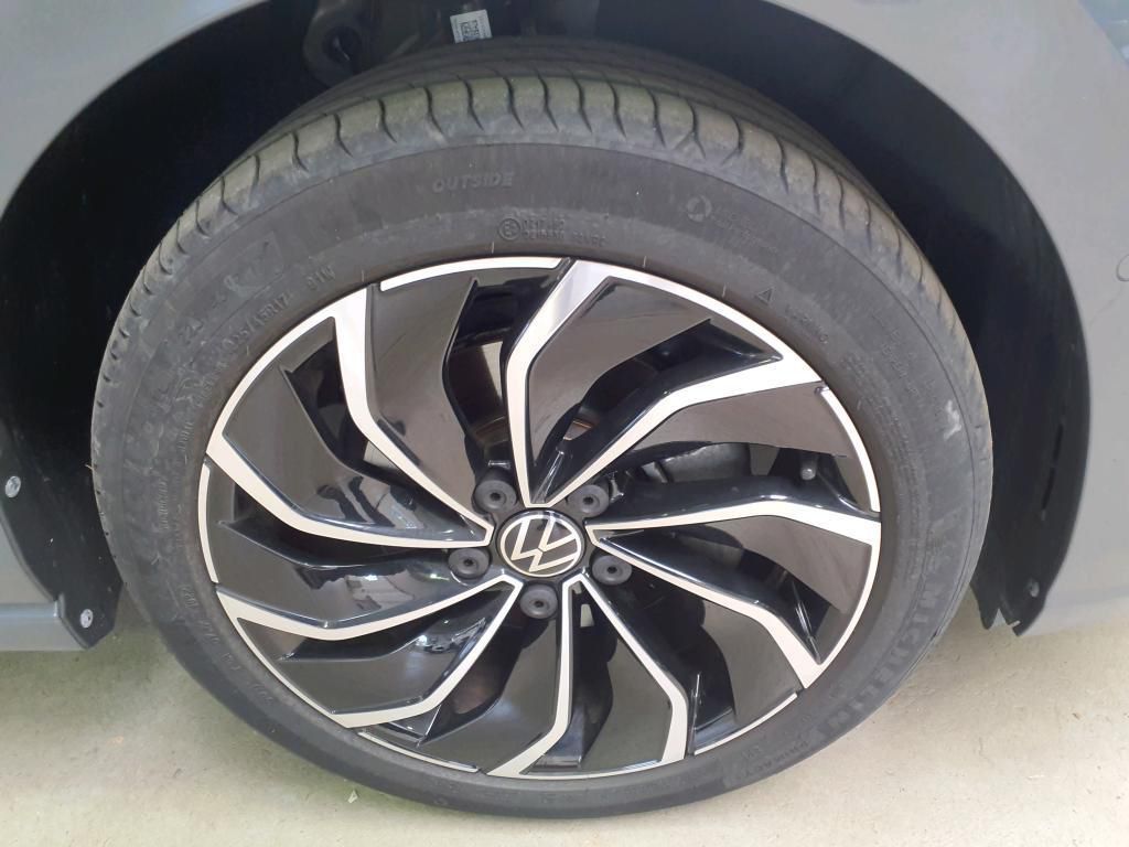 Volkswagen Golf Style 1.5 eTSI Tempo*PDC*RFK*SH*Klima*Nav
