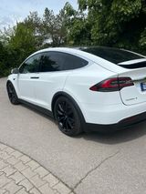 Tesla Model X90D - Tesla Model X aus 2016