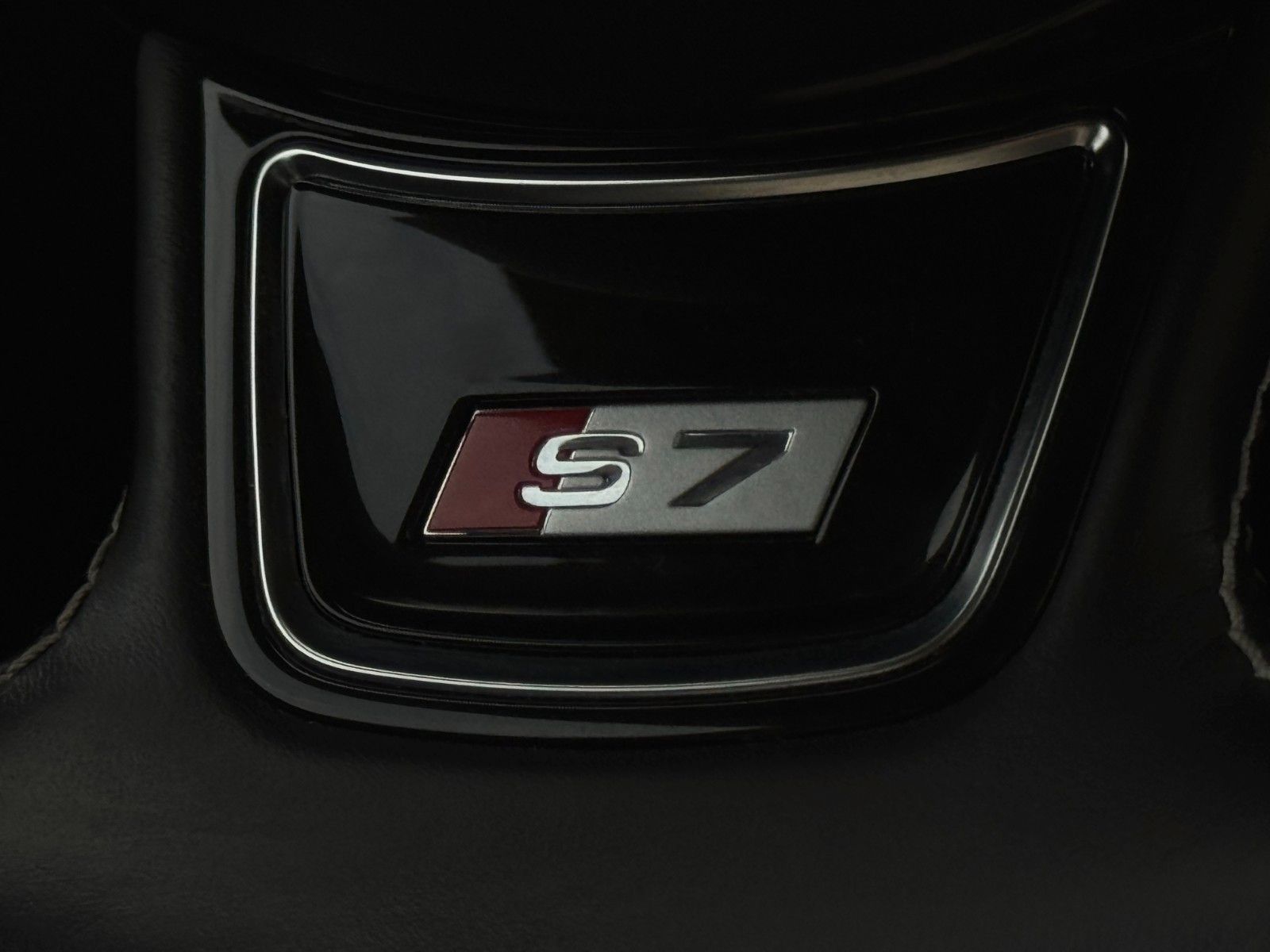 Fahrzeugabbildung Audi S7 SB 4.0 TFSI Quattro Akustik DCC BOSE Matrix