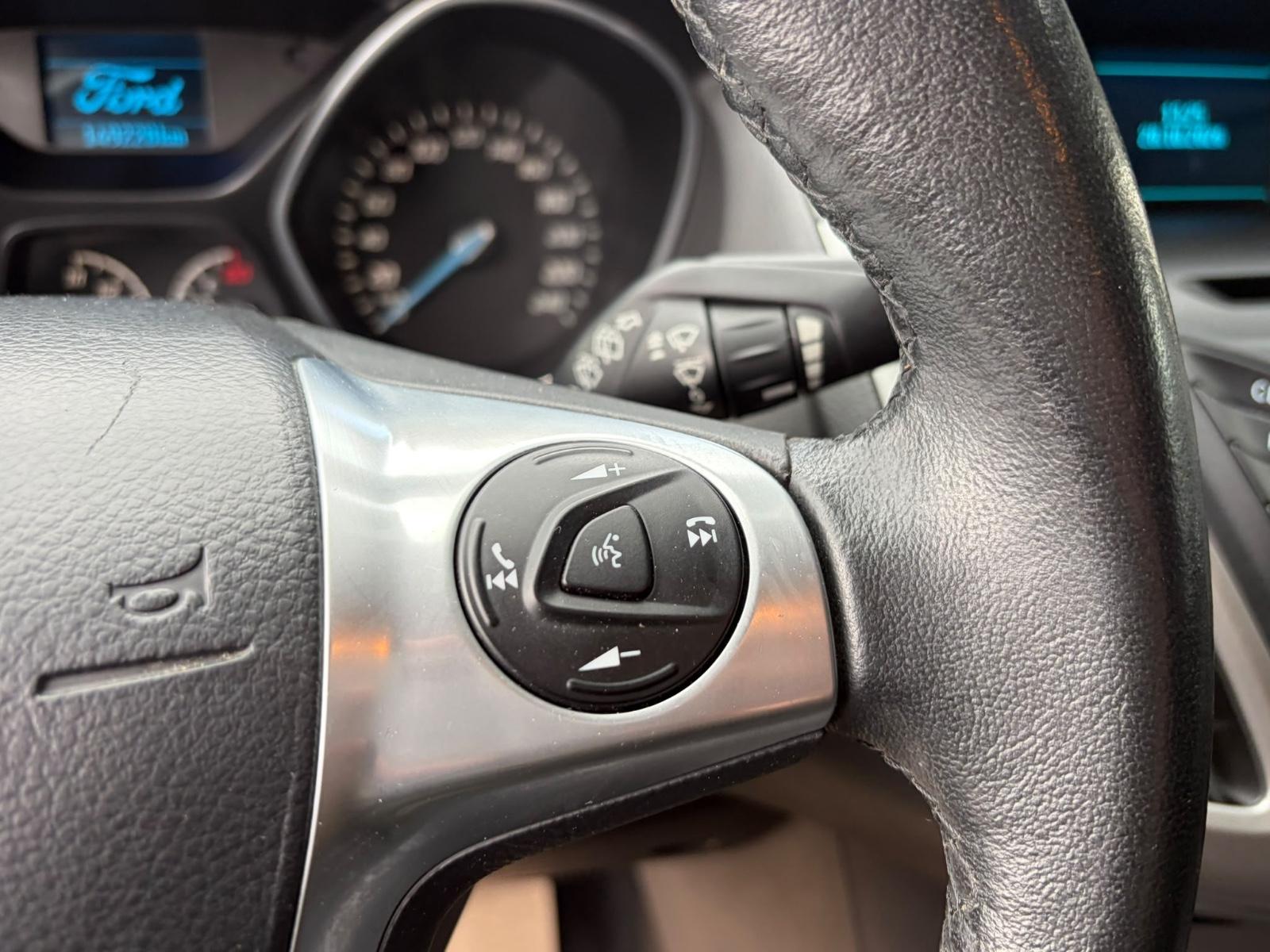 Ford Focus 2014 — photo 25