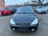 Ford Focus 1.6 Ghia - Ford Focus aus 2000: Ghia