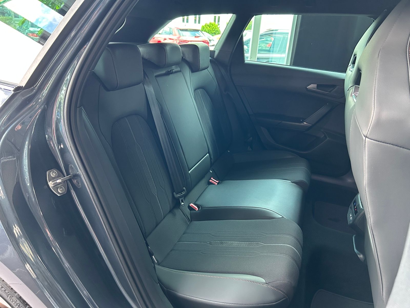Fahrzeugabbildung CUPRA Leon Sportstourer e-Hybrid KLIMA LED NAVI SHZ
