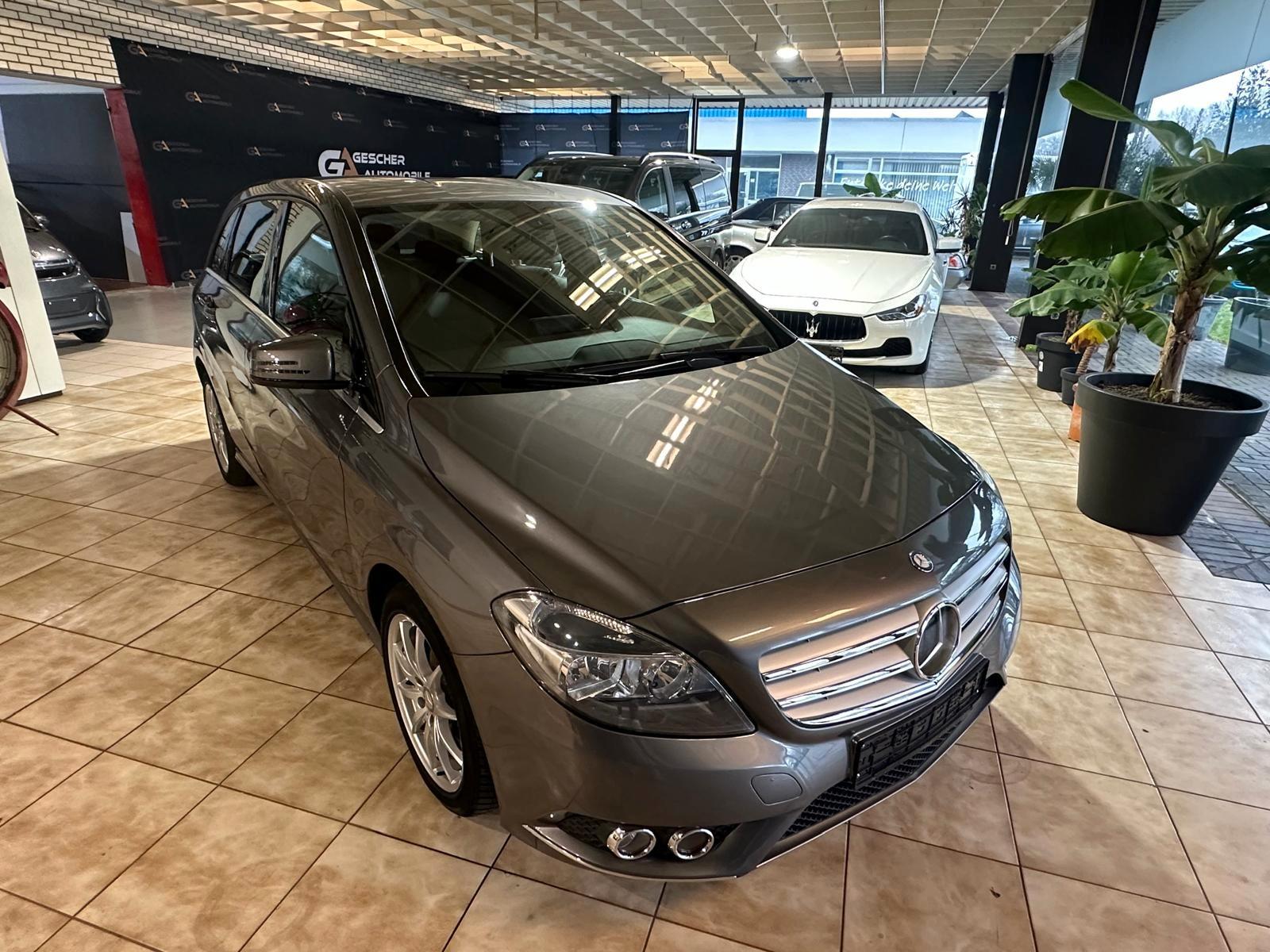 Mercedes-Benz B 180 *Kamera/Navi/SHZ/Automatik/AHK*