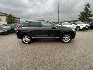 Volkswagen Touareg - 2