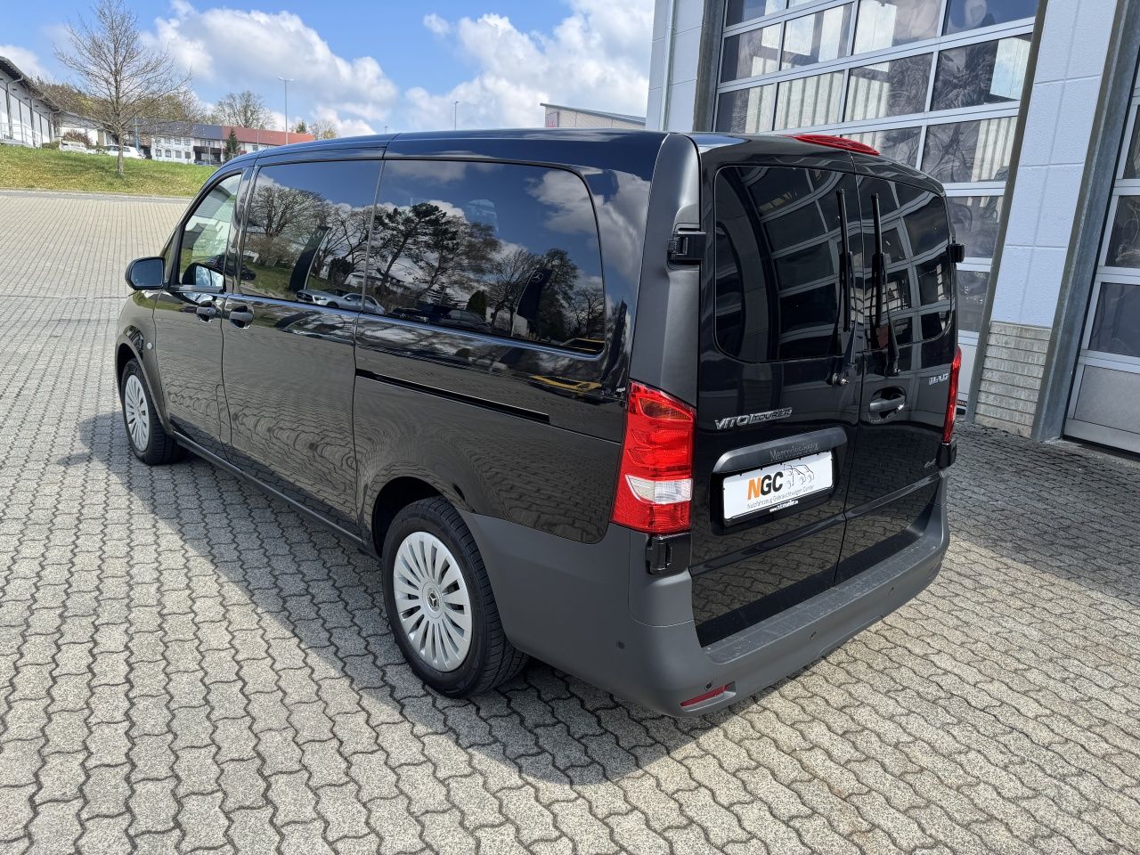 Fahrzeugabbildung Mercedes-Benz Vito 116CDI Tourer Pro 4x4 lang Klima*2Schiebet.