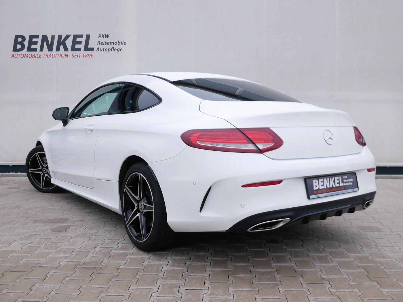 Fahrzeugabbildung Mercedes-Benz C 250 Coupé AMG NIGHT Aut. LED SHZ NAVI PDC ALU