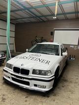 BMW E36 320i Limousine - BMW 320 aus 1993: 320i