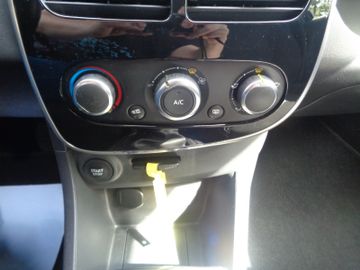 Bild 13 Renault Clio IV Limited 0.9 TCE KLIMA USB NAVI BT FREISP