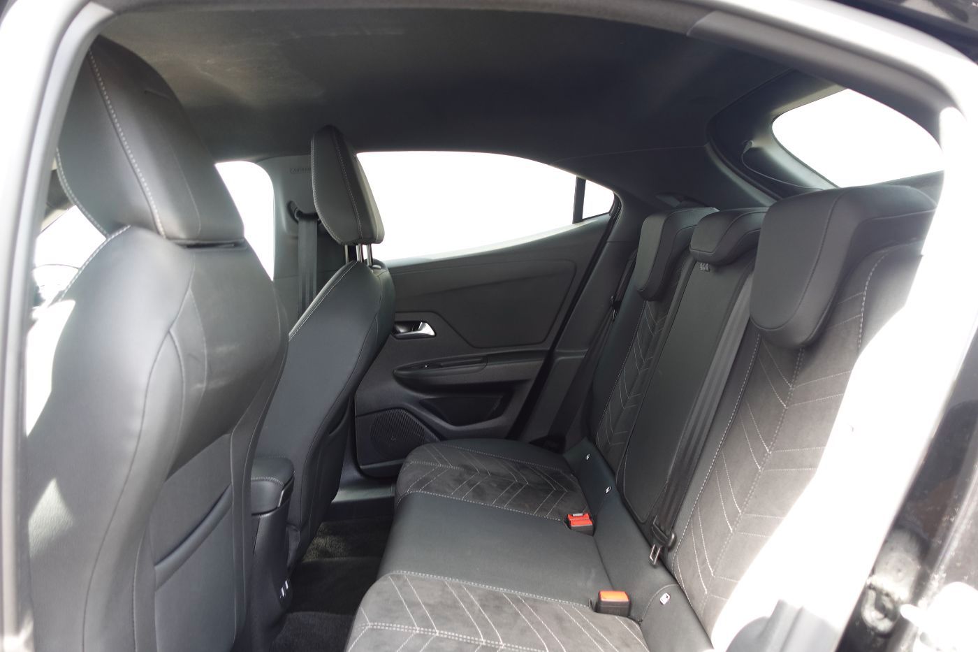 Fahrzeugabbildung Opel Mokka 1.2 Turbo GS Line KlimaA,LED,Navi,SHZ,ACC