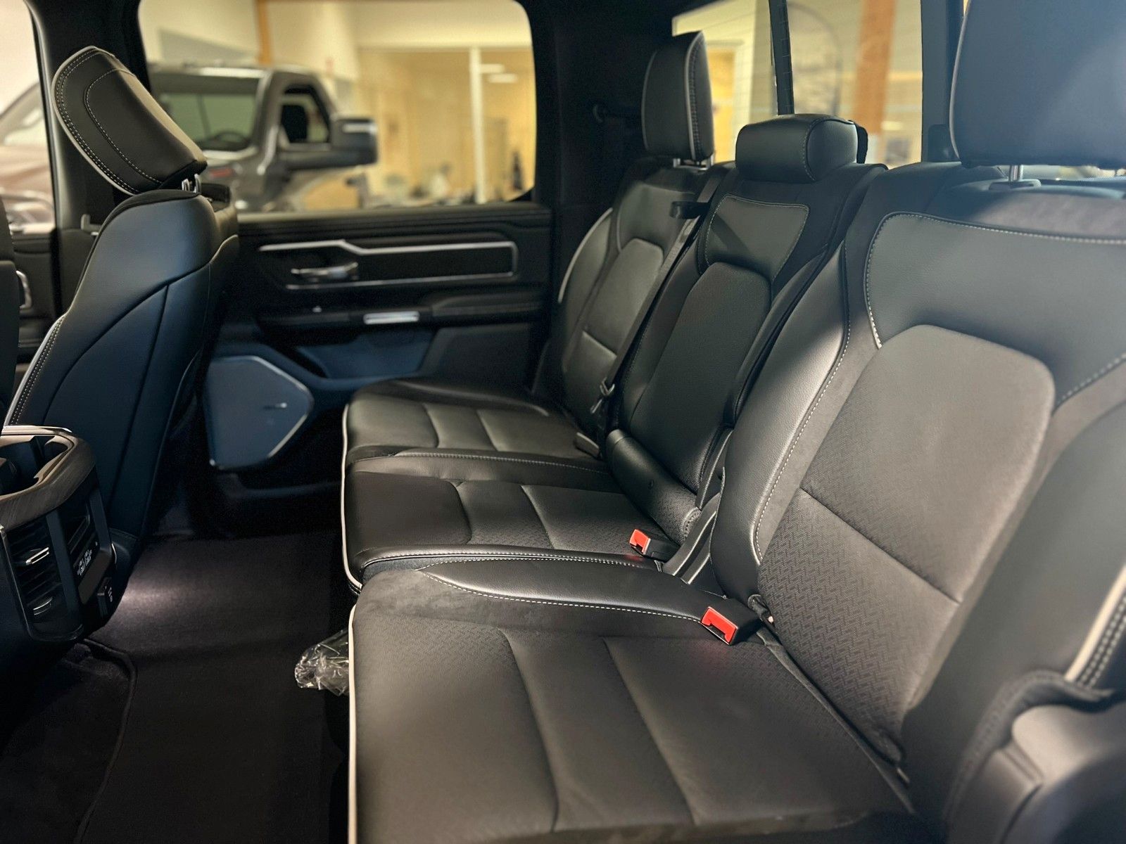 Fahrzeugabbildung Dodge RAM 1500 Laramie Night Premium, *AKTION*