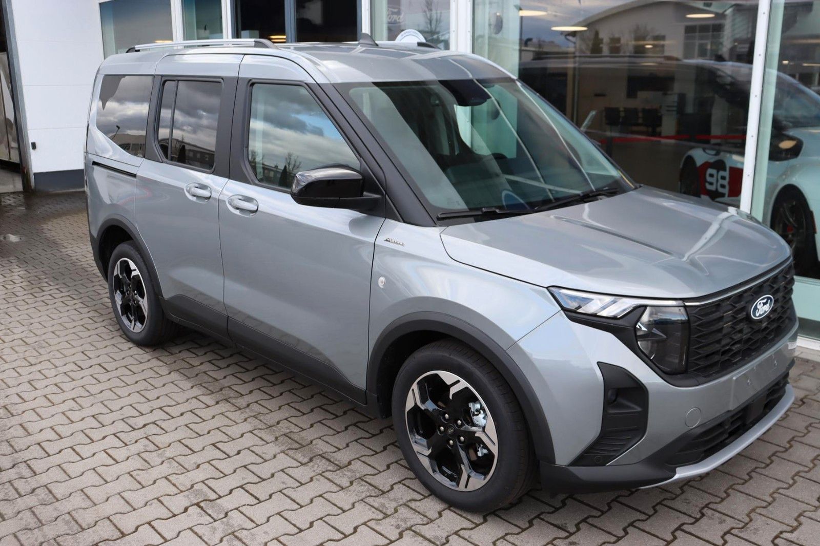Ford Tourneo Courier Active 1.0 EcoB. Kamera 17" LMF