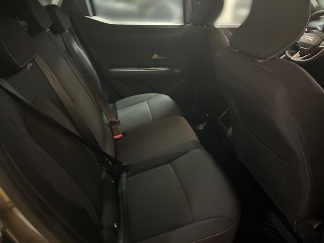 Fahrzeugabbildung Dacia Duster Expression HYBRID 140 Vordersitze beheizb