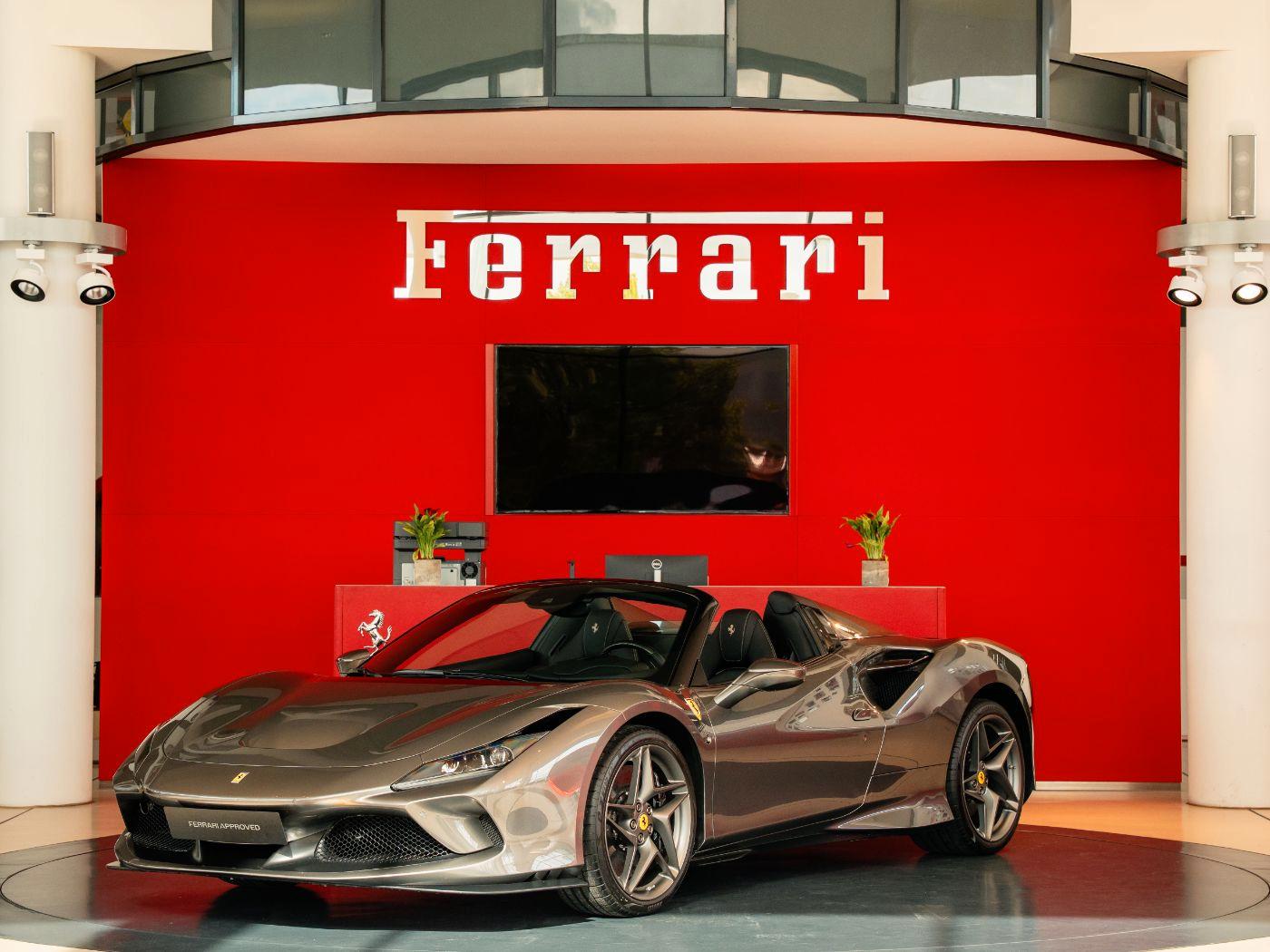 Ferrari F8 Spider LIFT*Carbon*Alcantara*Daytona Sitze**