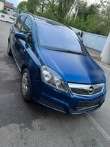 Opel Zafira 1,9 Automatik  7  Sitze - Opel Zafira: Kleinwagen