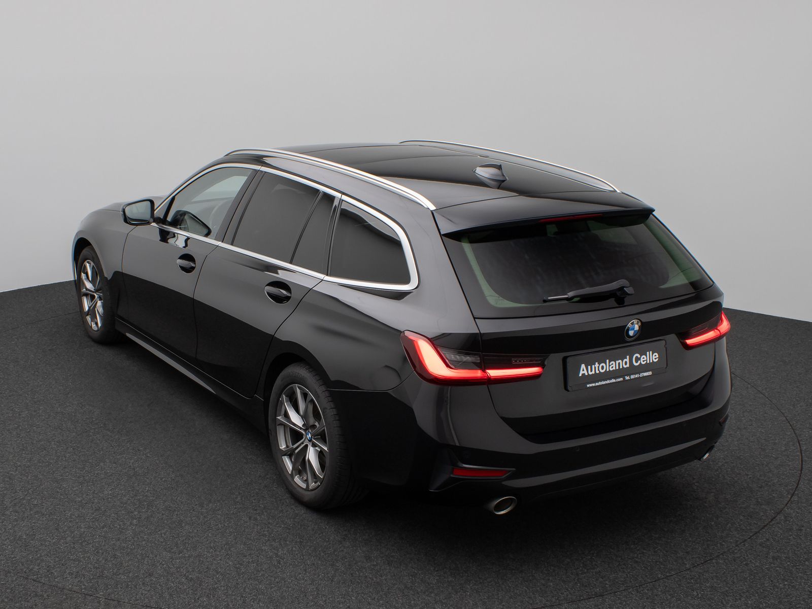 Fahrzeugabbildung BMW 320d SportLine Panorama DAB HiFi Stop&Go Komfort