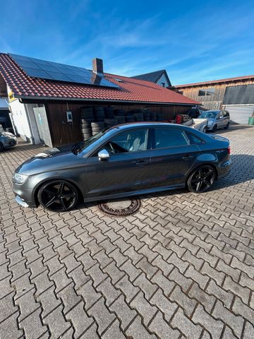 Audi S3 Lim. 2.0 TFSI quattro 19" Grail-Sportauspuff