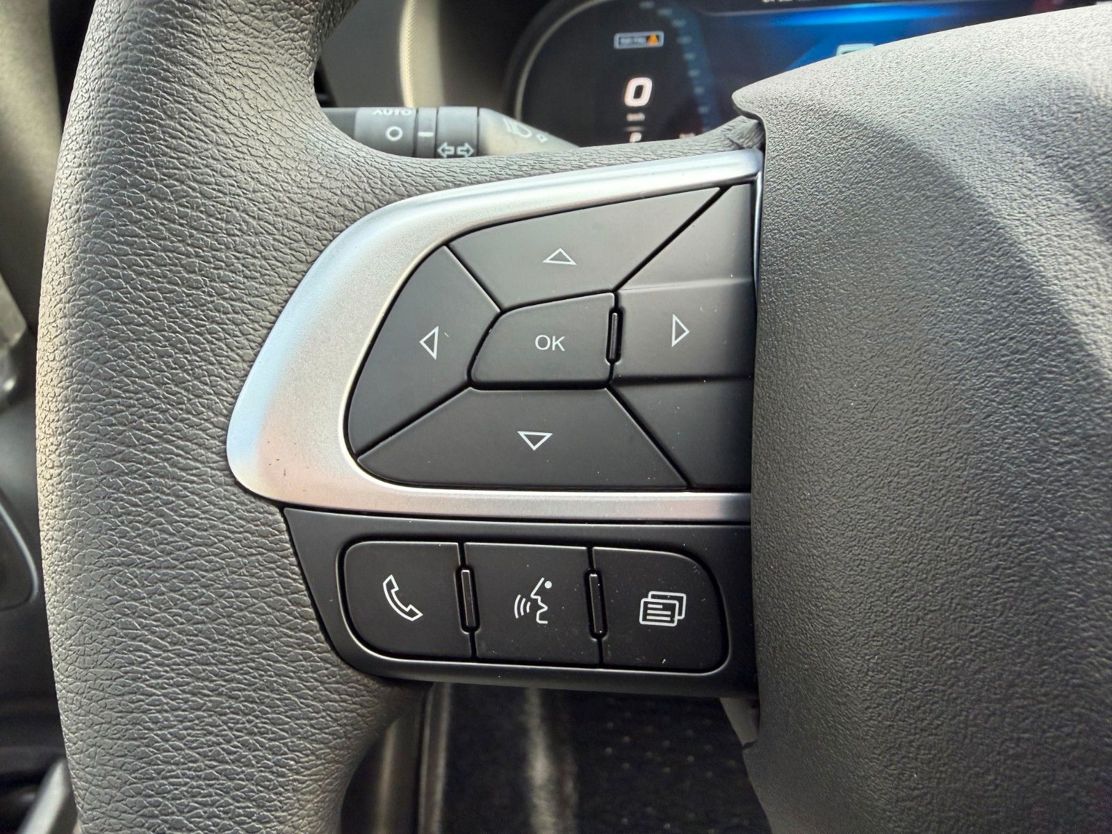 Fahrzeugabbildung Iveco Daily 35S14 A8*R3.450mm*Automatik*Kamera*3Sitze*