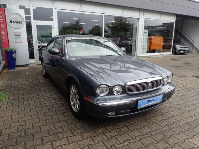 Fahrzeugabbildung Jaguar XJ 3.5 V8 Luftfederung AD Navi Memory Sitze Xeno