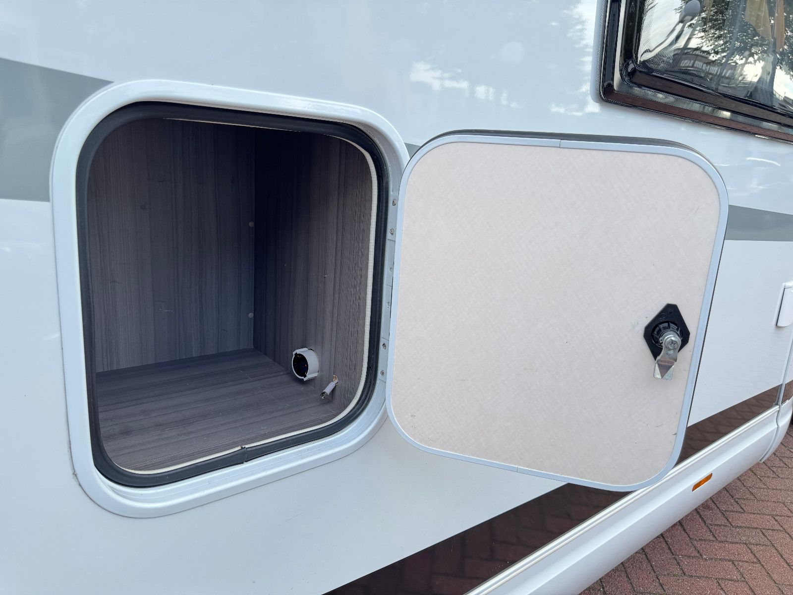 Fahrzeugabbildung Hobby T 65 HKM OPTIMA ON TOUR IC-LINE MAXXAIR BEARLOCK