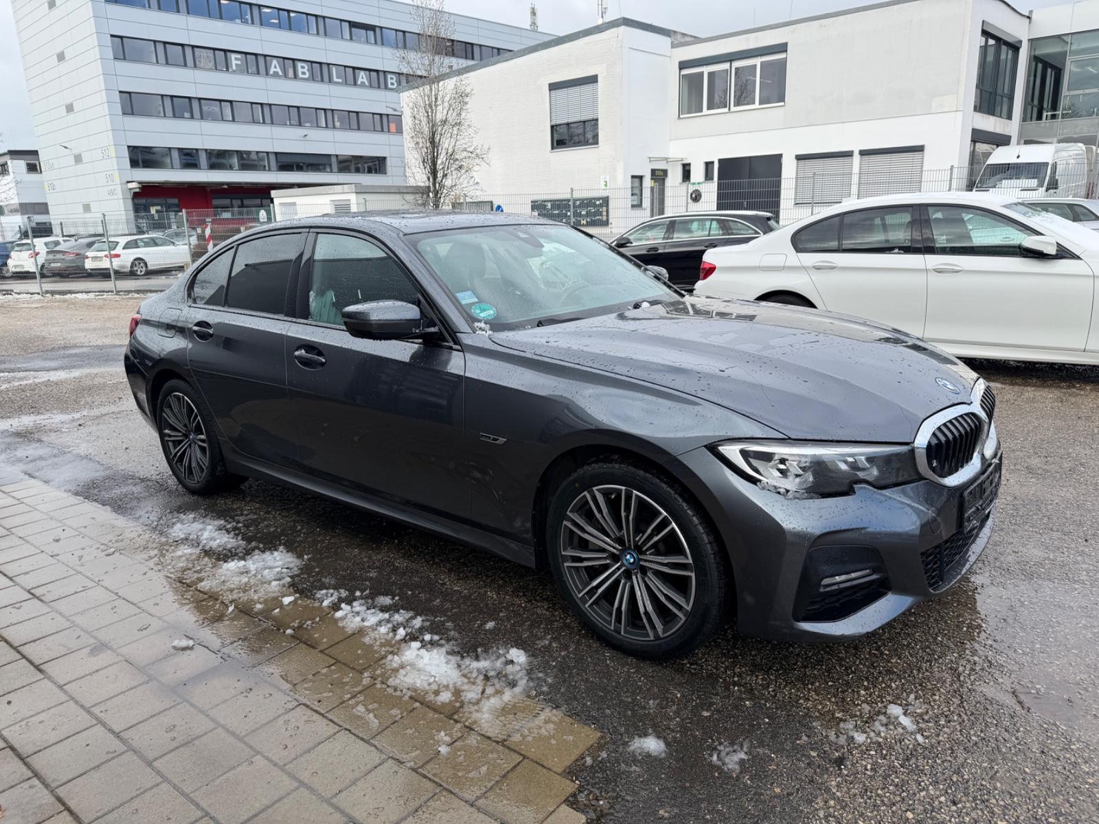 BMW 330 e Lim. M Sport *HeadUp*LED*Glasdach*