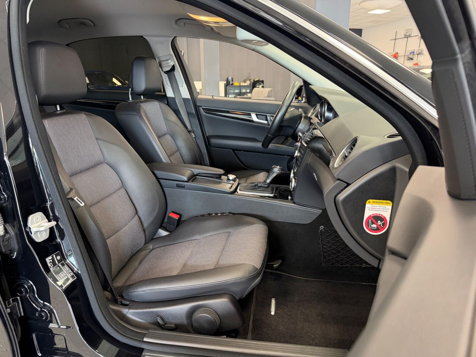 Mercedes-Benz C 350 CGI 4MATIC Avantgarde|Navi|Spurh|HK|Garan.