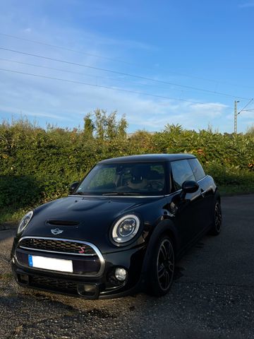 MINI Mini Cooper S F56 - Baujahr 05/2014 