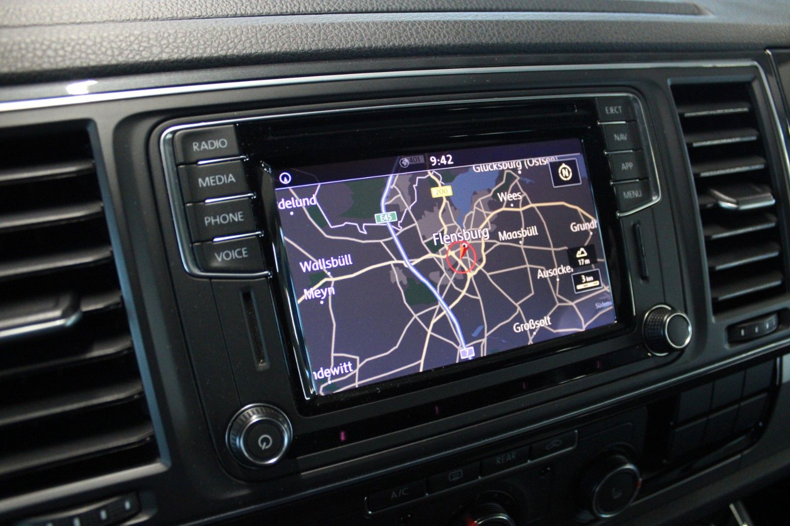 Fahrzeugabbildung Volkswagen T6 Multivan 2.0 TDi DSG Comfortline 7-Sitze AHK