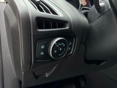 FORD Focus Titanium 1.0 EcoBoost Titanum Automatik