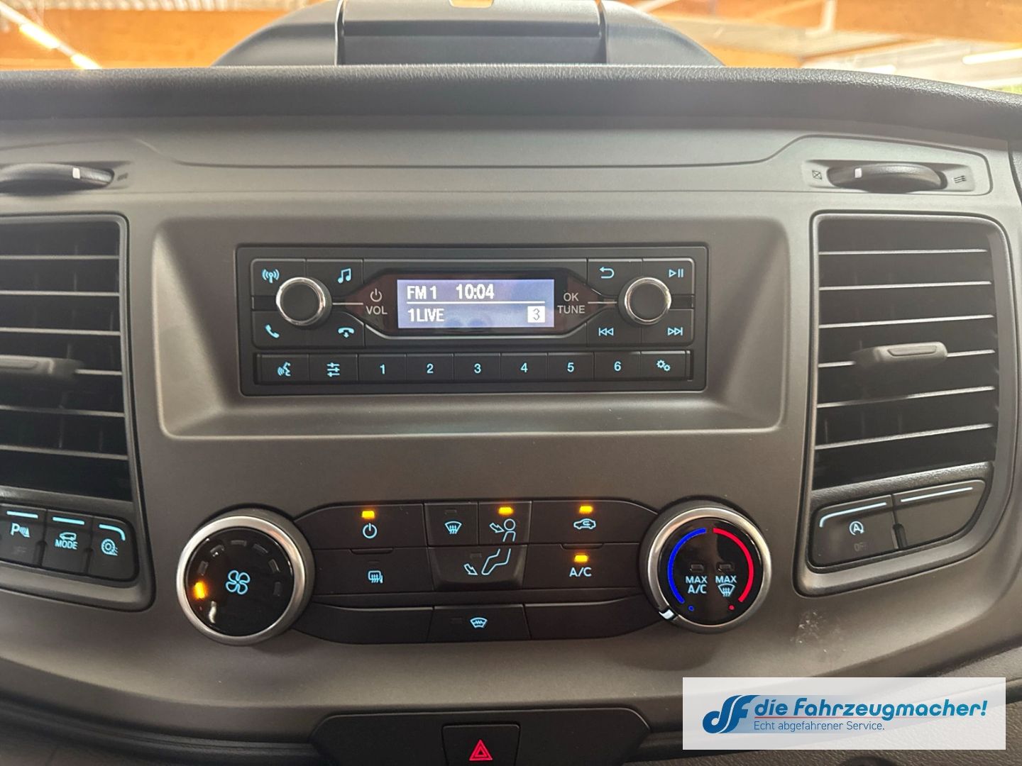 Fahrzeugabbildung Ford Transit Custom Kasten 320 L2 Trend 2.0 TDCi DAB