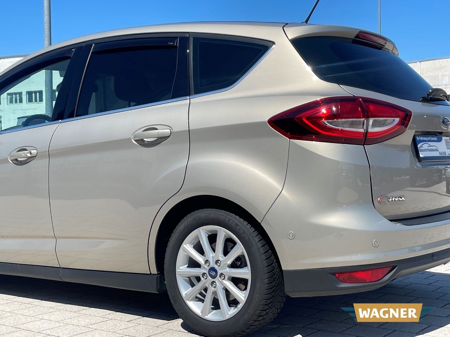 Fahrzeugabbildung Ford C-Max Titanium 1.5 EcoBoost Standheizung