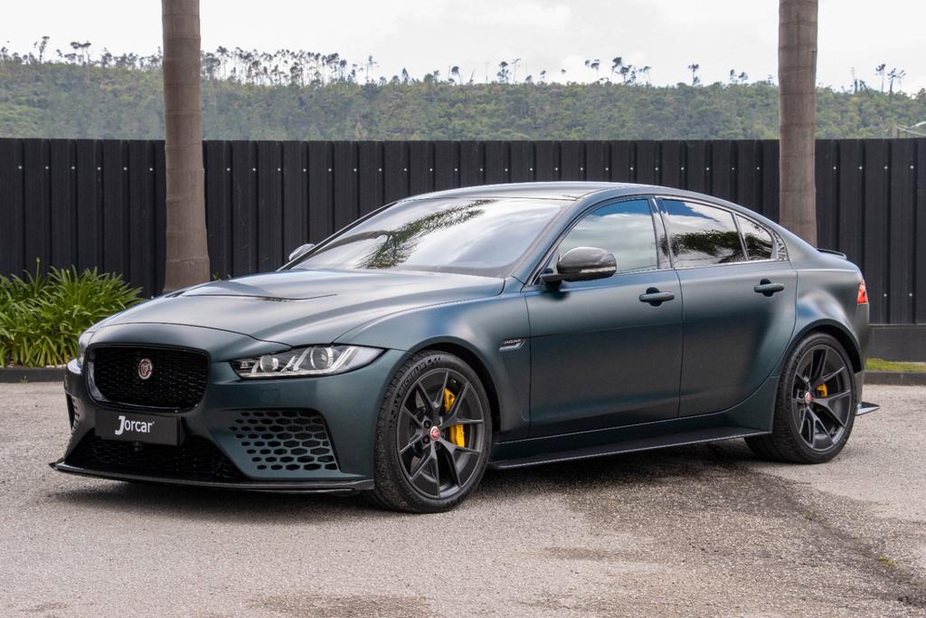 Jaguar XE Project 8 Touring  1-15
