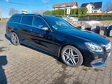 Mercedes-Benz E 500 4MATIC T AVANTGARDE AVANTGARDE - Mercedes-Benz E 500 mit Benzin-Antrieb