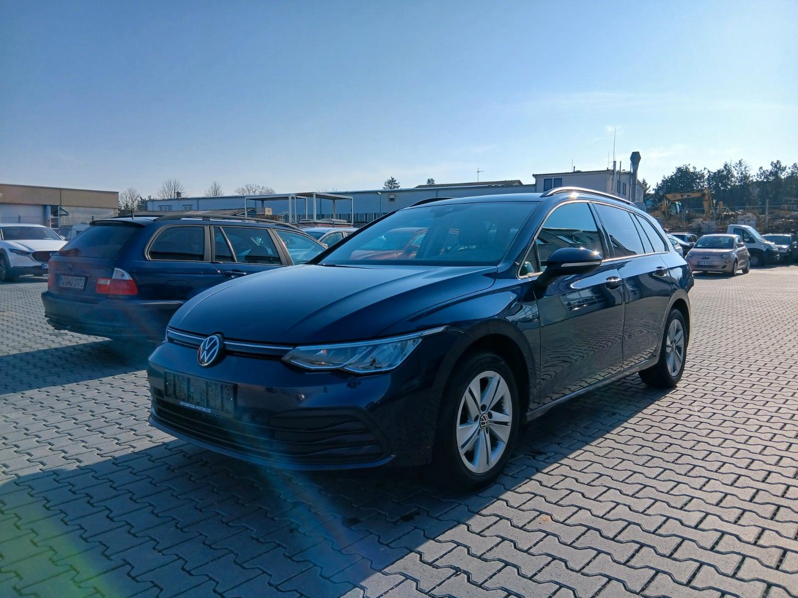 Volkswagen Golf VIII Var.Life, LED, Stdhzg. AHK neu