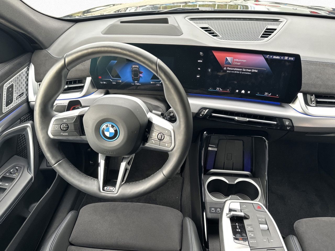 BMW iX2 - Bild 19